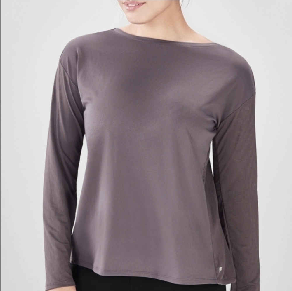 Fabletics women chinced back dark gray long sleeve top, size Medium - Picture 2 of 12